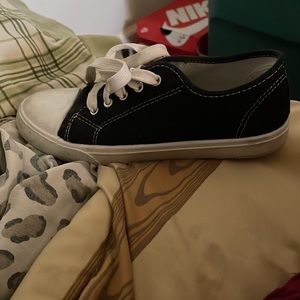 Black size 3y